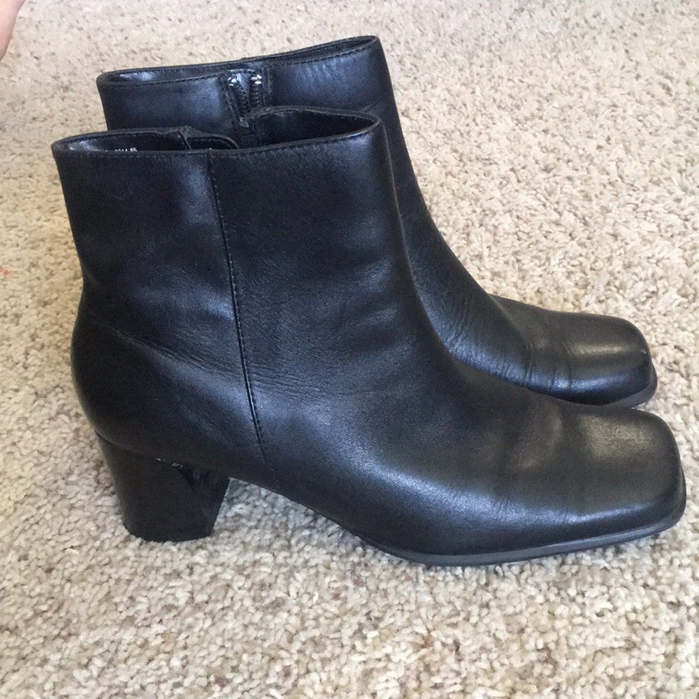 Black leather shoes/chunky heel-Cathy Jean